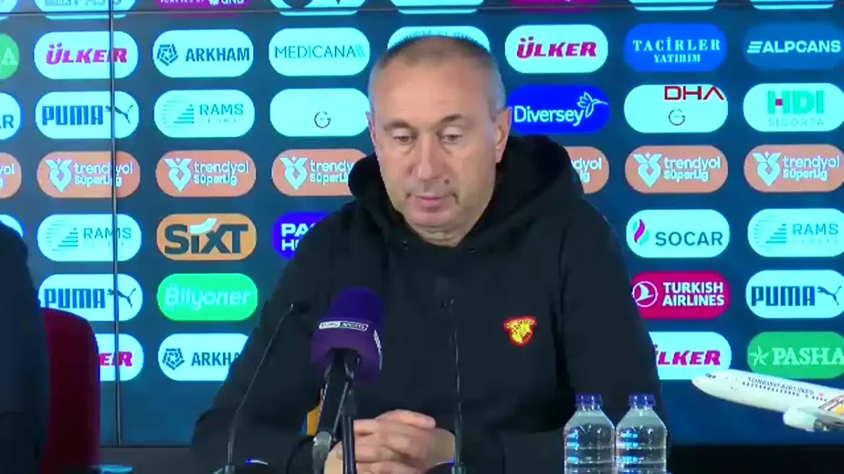 Göztepe Teknik Direktörü Stoilov: \'Genç ve başarmaya aç oyuncular yaratmak istiyoruz\'