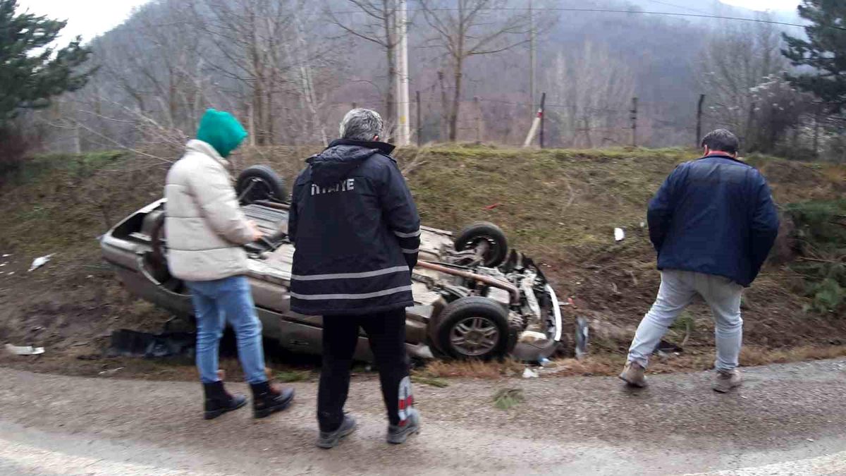 Bolu\'da Ters Dönerek Takla Atan Araçta Sürücü Yaralanmadı