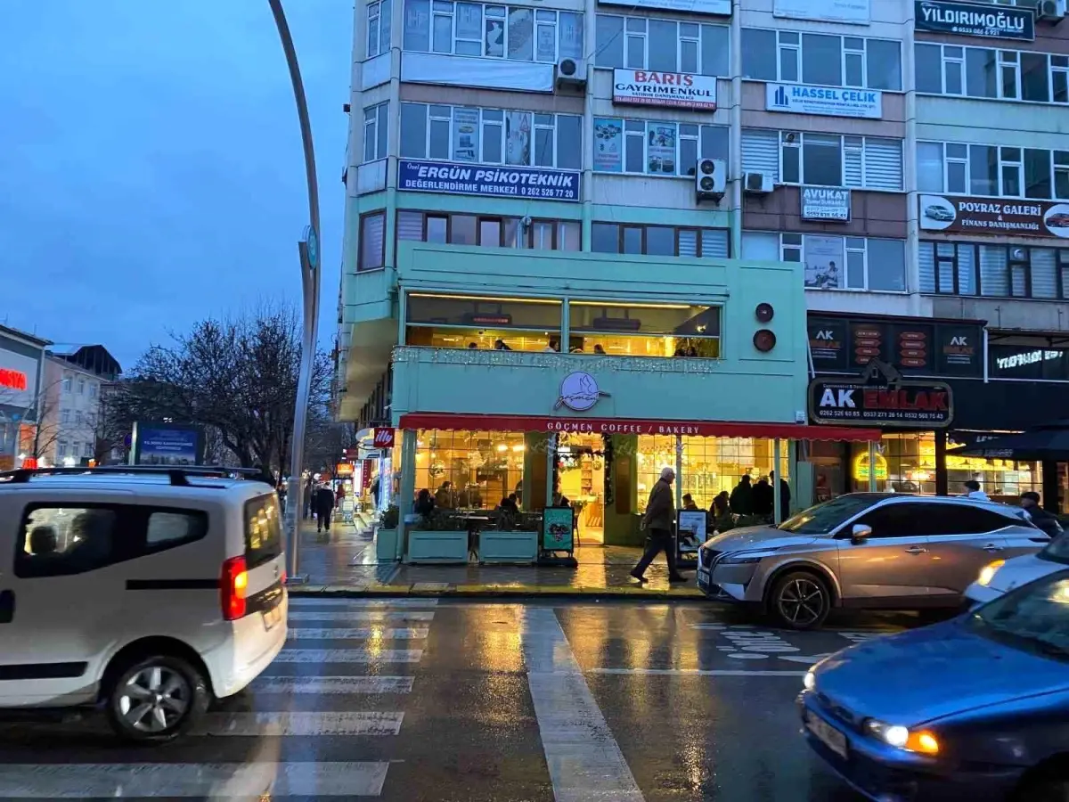 Börekçide Arkadaş Kavgası: Bıçakla Yaralama