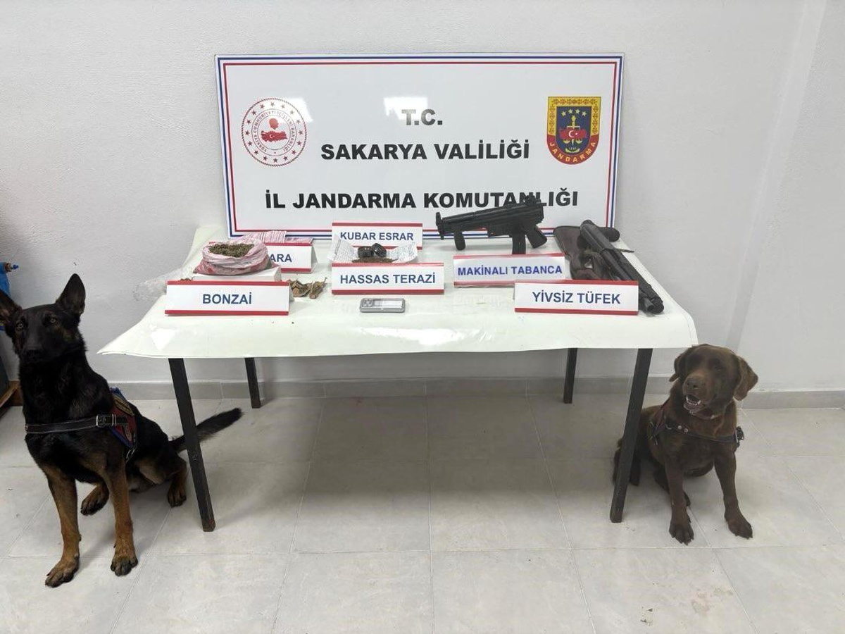 Sakarya\'da Uyuşturucu Operasyonu: 11 Tutuklama