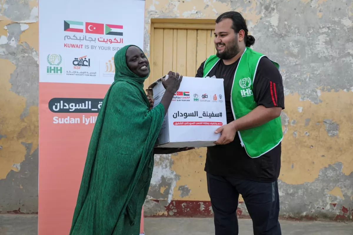 İHH, 2024\'te Sudan\'a 161 Konteyner İnsani Yardım Ulaştırdı