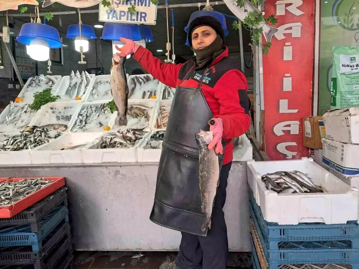 Kilis\'te Kadın Balıkçı Hülya Döner