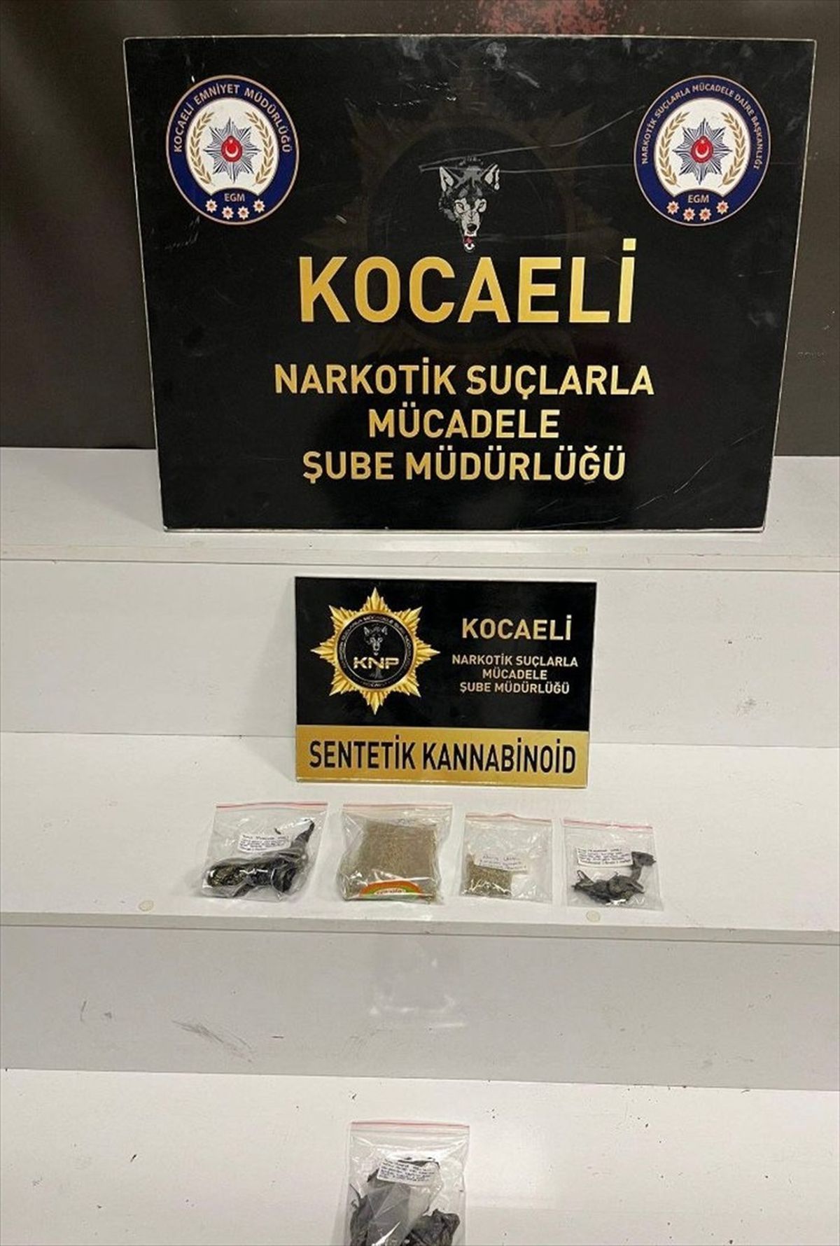 Kocaeli\'de Uyuşturucu Operasyonu: 3 Tutuklama