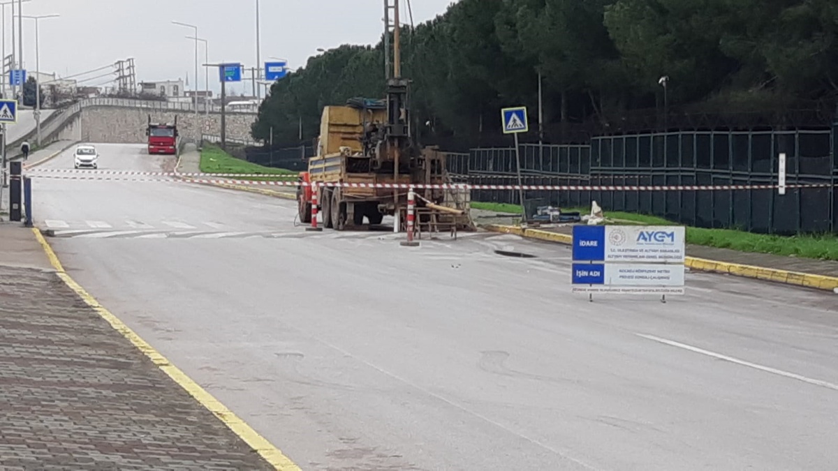 Kocaeli\'de Metro İnşaatında Doğal Gaz Borusu Delindi