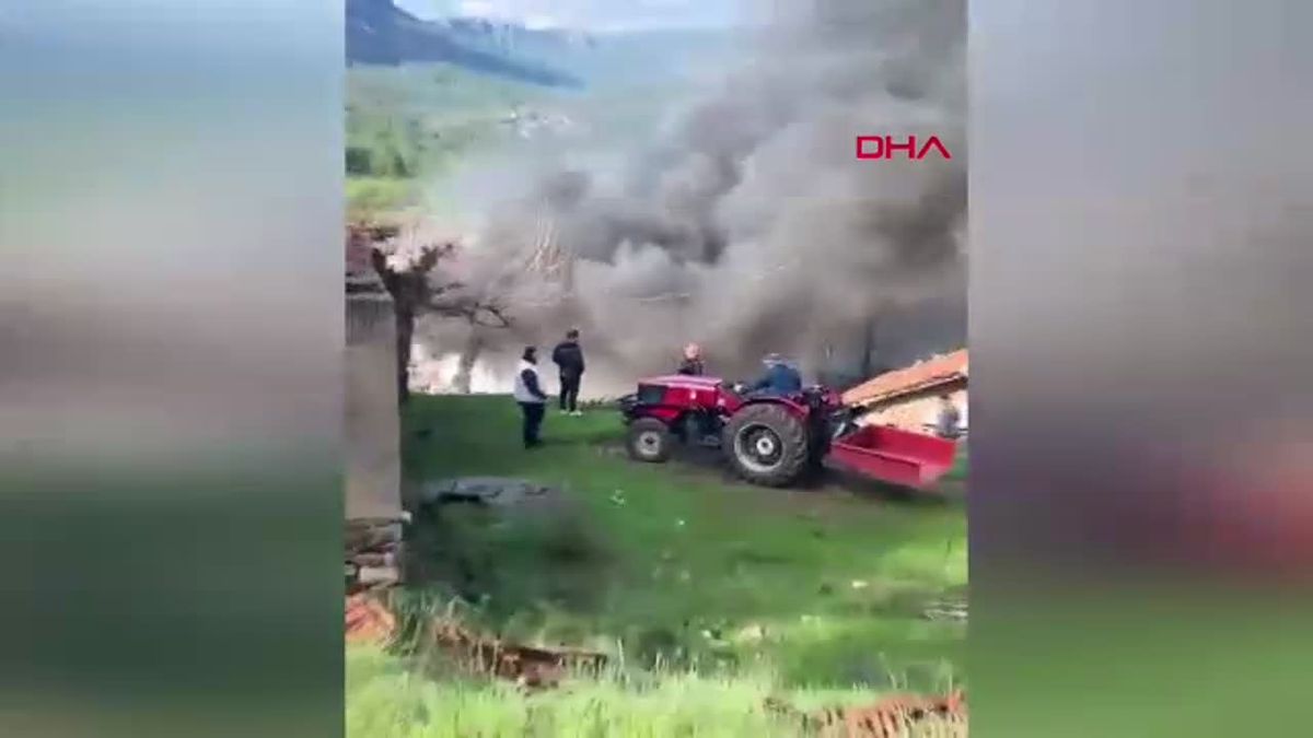 Serik\'te Sobadan Kaynaklı Yangın, Müstakil Evi Küle Döndürdü