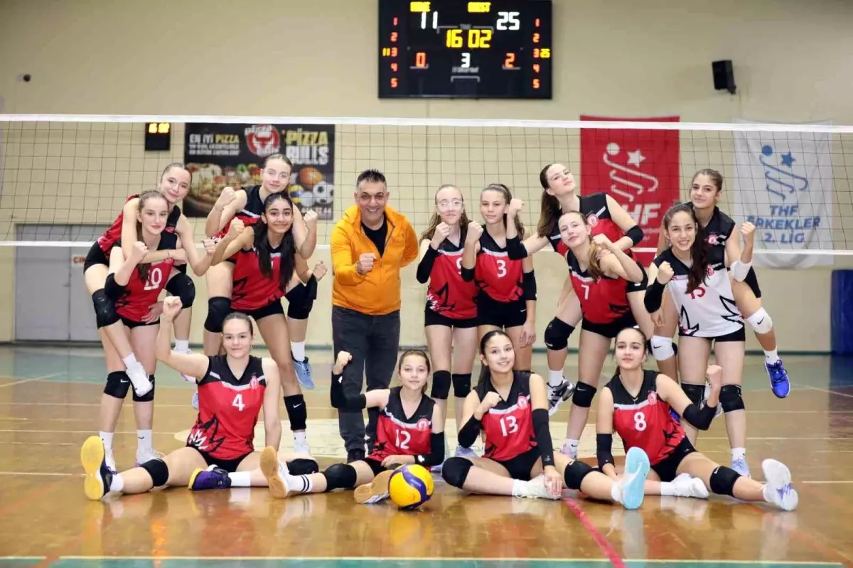 Şehzadeler Belediyespor Küçük Kızlar Voleybol Takımı Finale Yükseldi