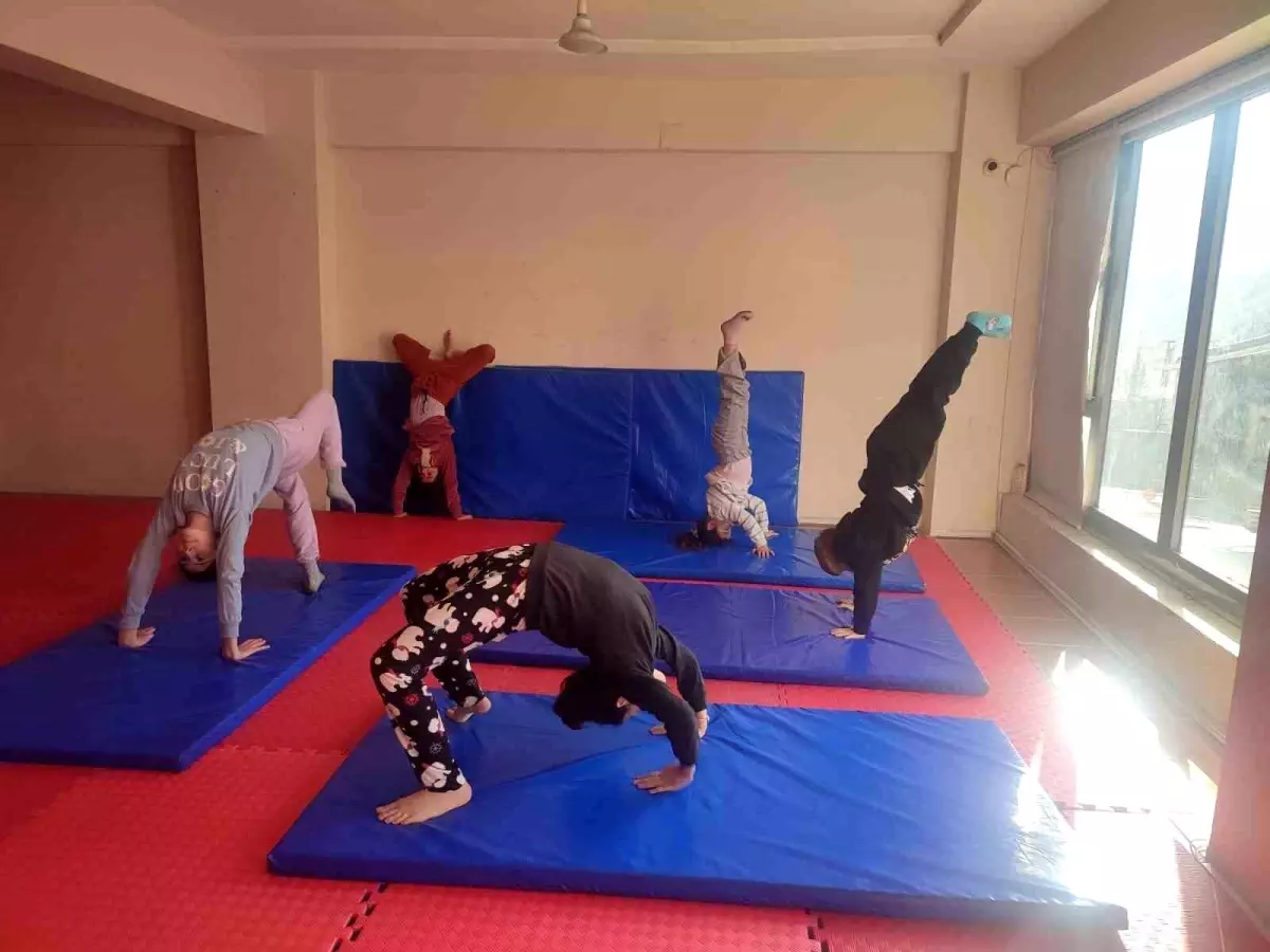 Hakkari\'de Öğrencilere Spor Kursları