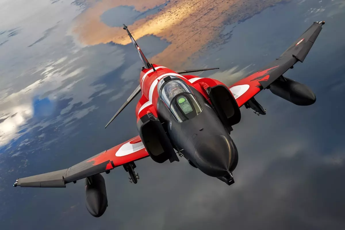 Cem Doğut\'un F-4 Phantom Fotoğrafı 2024\'ün En İyisi Seçildi