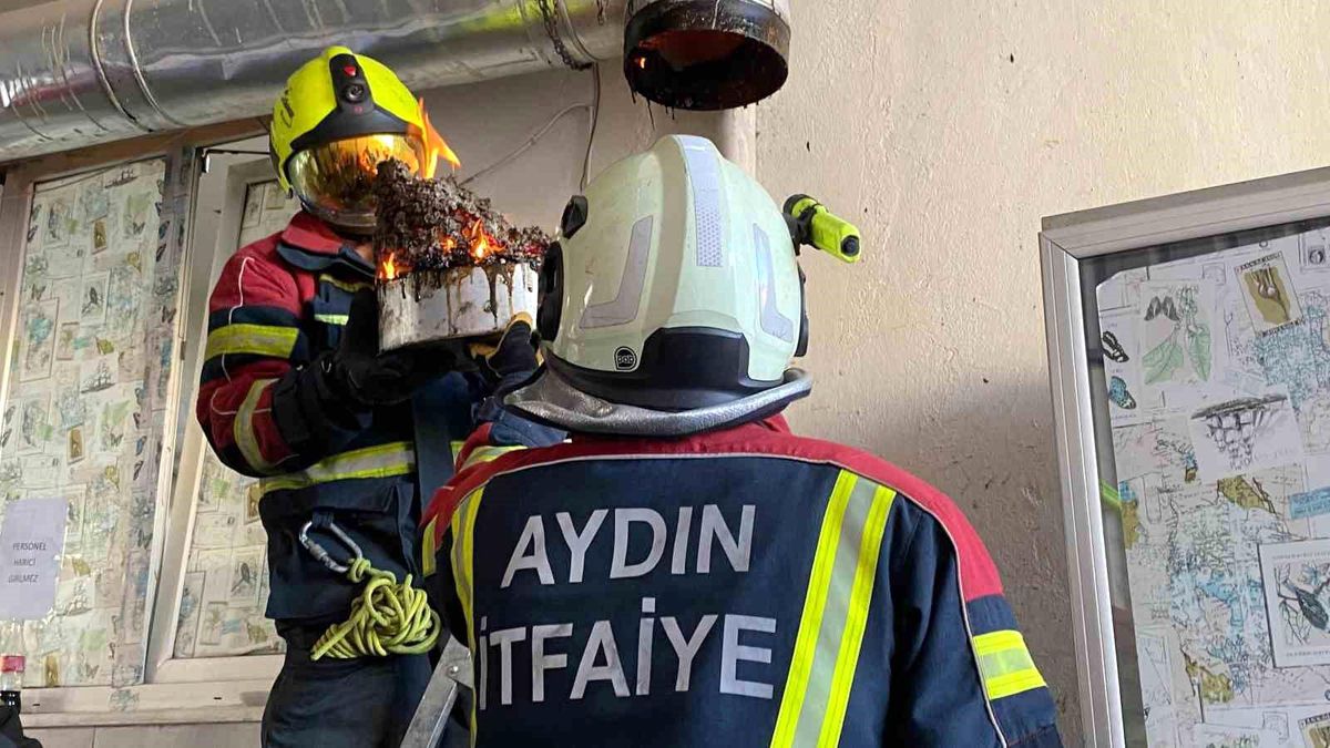 Akaryakıt İstasyonundaki Lokantada Baca Yangını Panik Yarattı