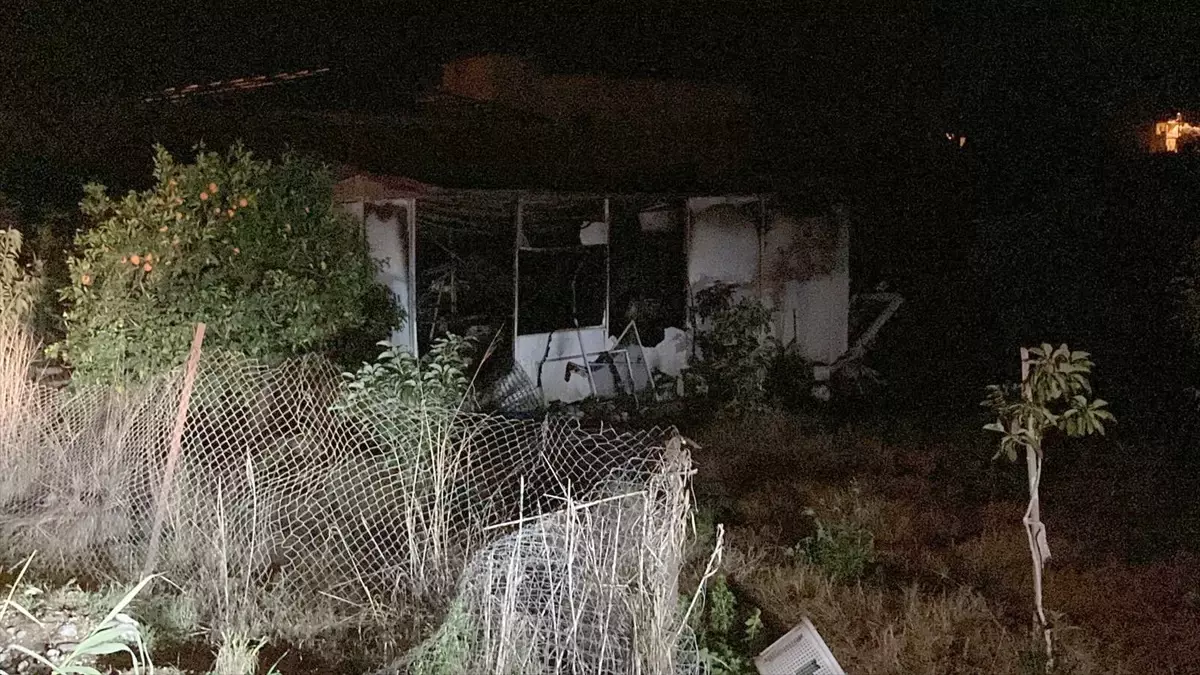 Erdemli\'de Piknik Tüpü Patladı: 1 Ölü