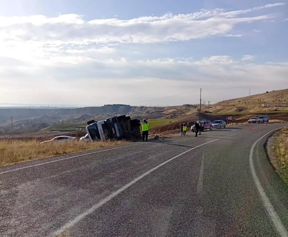 Adıyaman\'da Beton Mikseri Devrildi