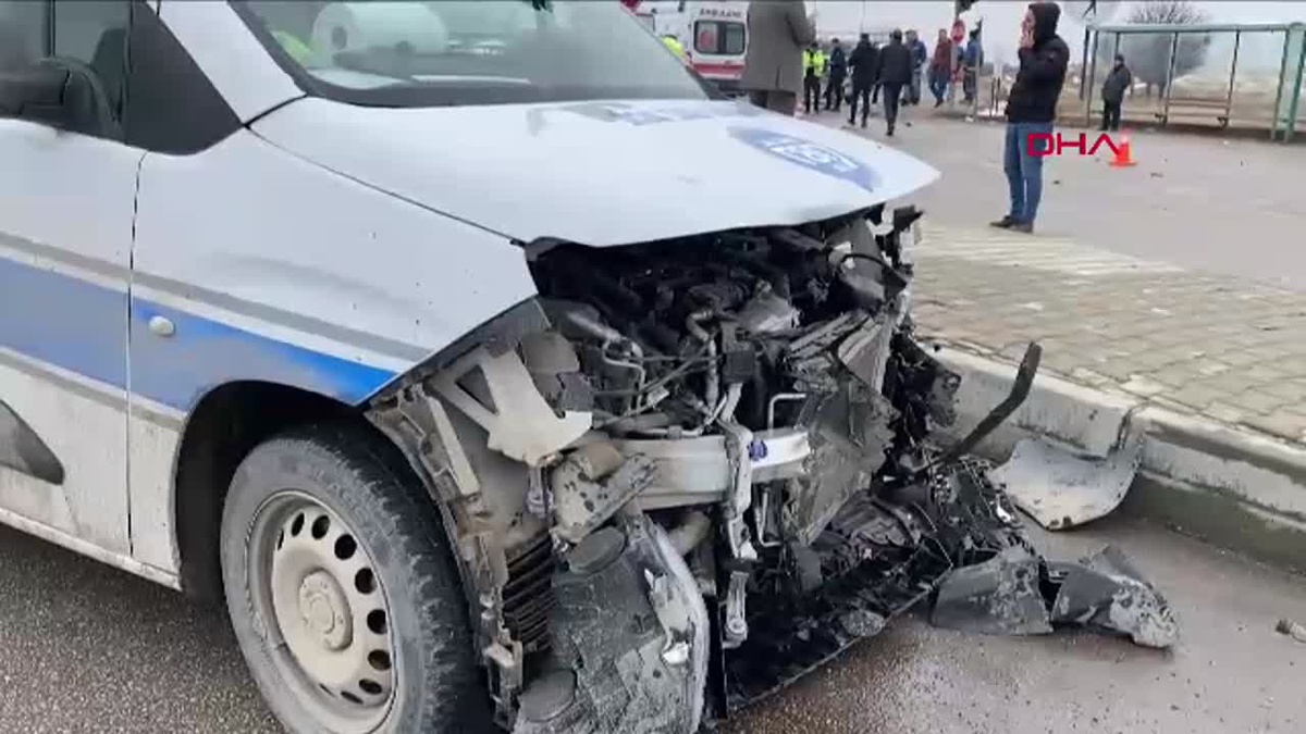 Elazığ\'da Trafik Kazası: 3 Yaralı