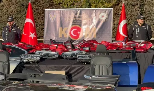 İstanbul'da Kaçak Oto Parçaları ve Çalıntı Araçlar Ele Geçirildi