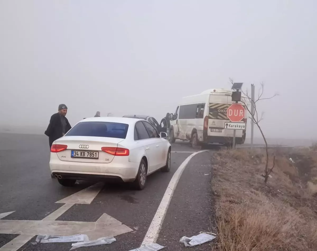 Kayseri\'de Gizli Buzlanma Nedeniyle Facia: 10 Yaralı