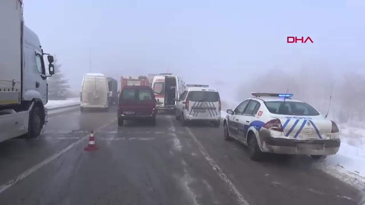 Erzurum\'da Ambulans Kaza Yaptı, Üç Sağlık Görevlisi Yaralandı