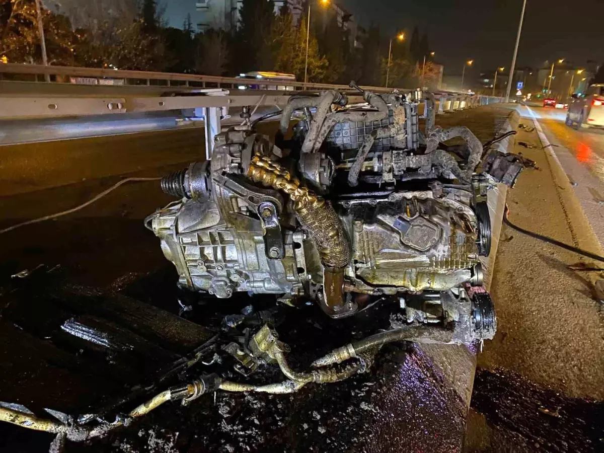 Derince\'de Feci Kaza: 2 Yaralı!