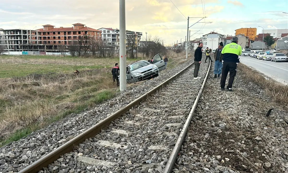 Polisten kaçan alkollü sürücü otomobille takla attı