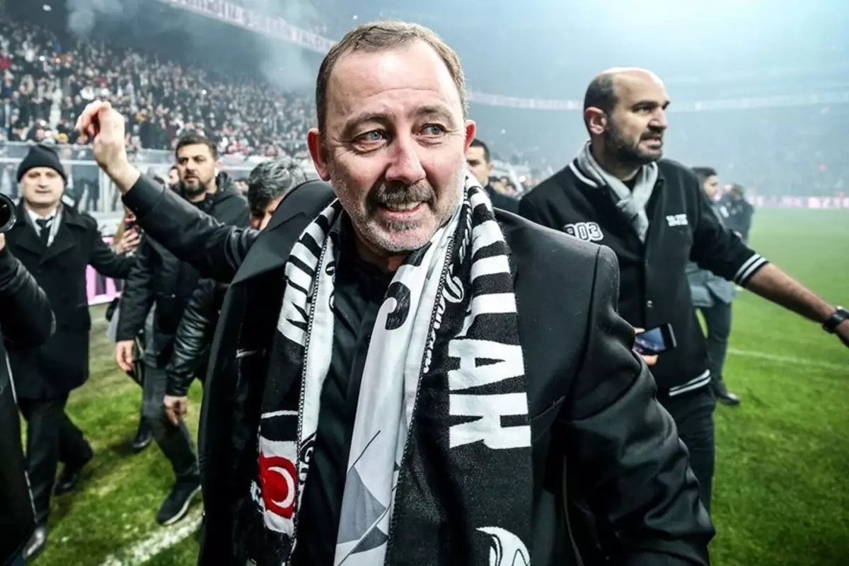 Sergen Yalçın\'dan red yiyen Beşiktaş\'ın hedefinde üç teknik direktör var