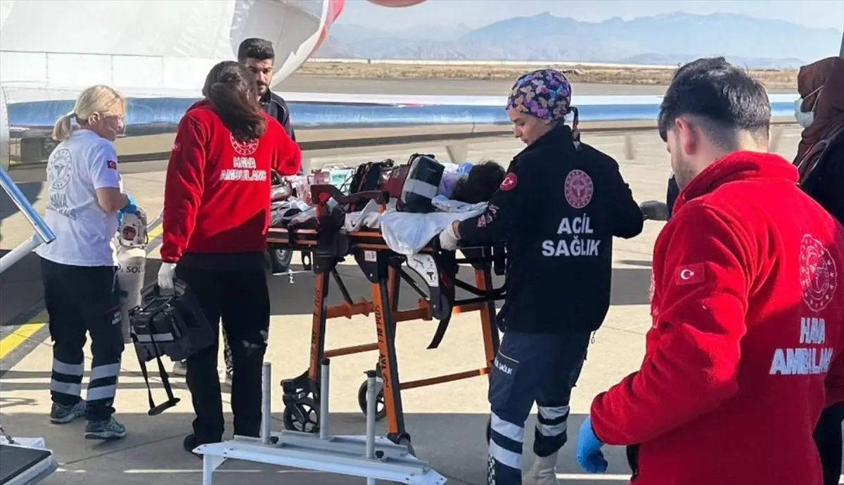 Şırnak\'ta ambulans uçak 4 yaşındaki çocuk için havalandı