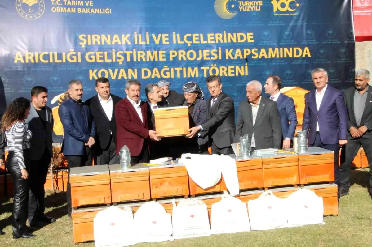 Şırnak\'ta \'Arıcılığı Geliştirme Projesi\' Kapsamında 4,5 Milyon Liralık Arı Kovanı Dağıtımı