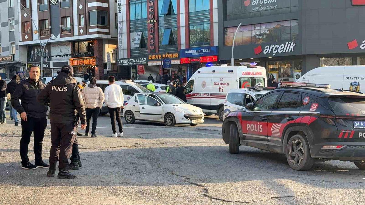 Sultangazi\'de Şüpheli Araçta Kadın Cesedi Bulundu
