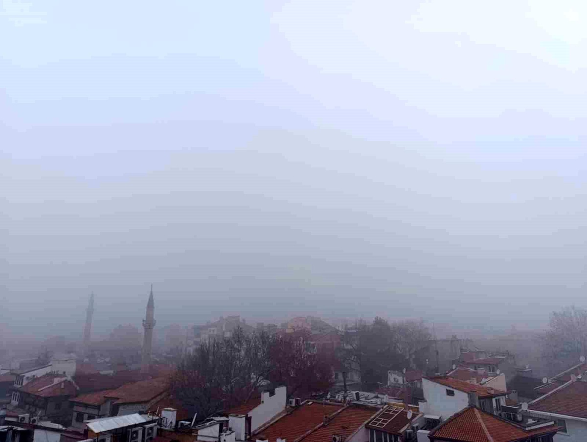 Sisli Hava Karahisar Kalesi\'ni Gizledi