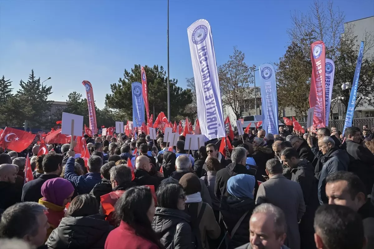 Türkiye Kamu-Sen\'den Ek Zam Talebi