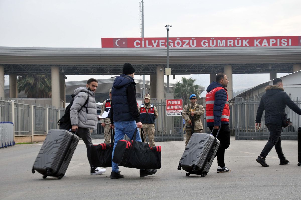 Suriye\'de Savaşın Bitmesiyle Suriyelilerin Ülkesine Dönüşü