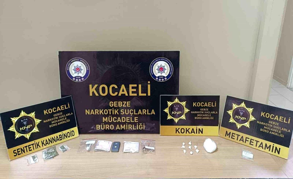 Kocaeli\'de Uyuşturucu Operasyonu: 3 Tutuklama