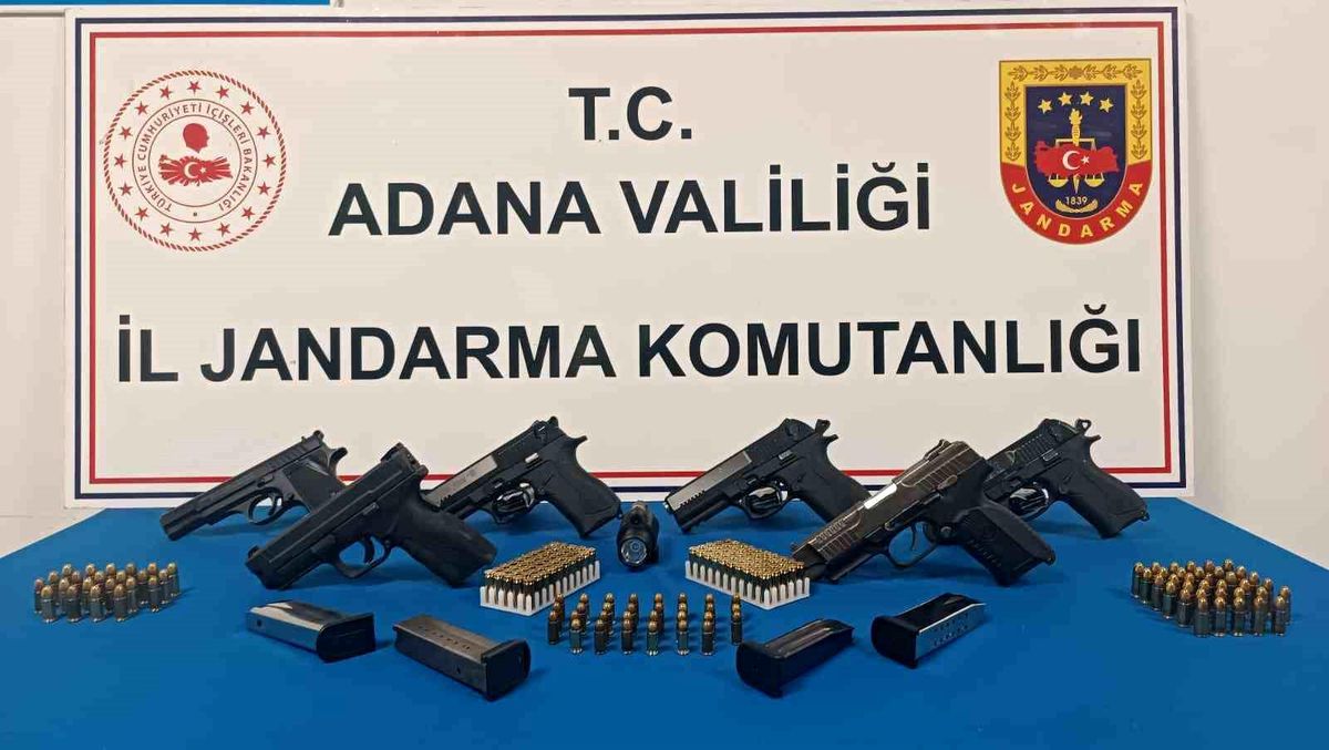 Adana\'da 6 ruhsatsız tabanca ele geçirildi