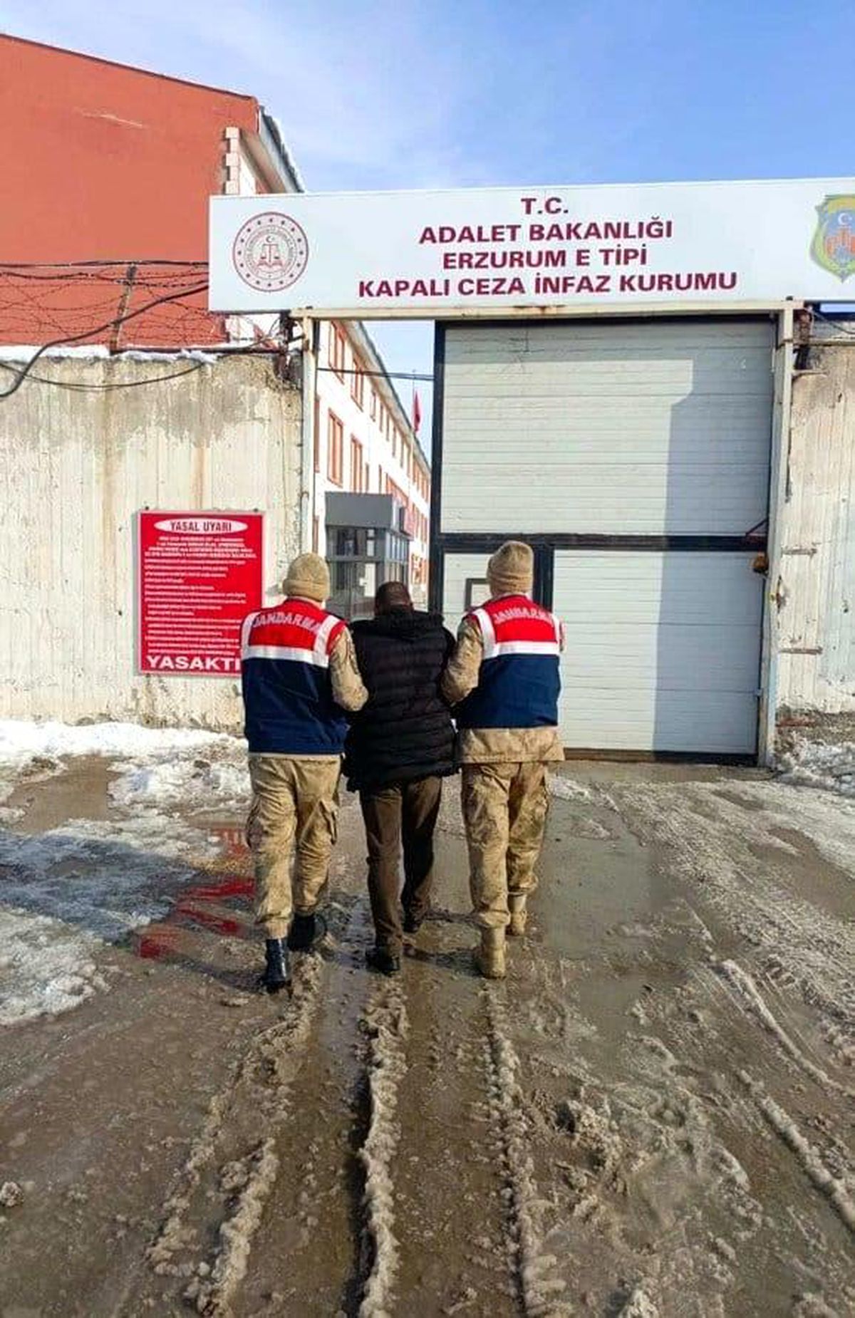 Erzurum\'da 4 Şahıs Yakalandı