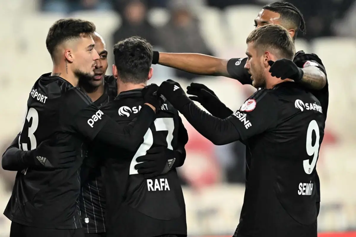 Beşiktaş, Ziraat Türkiye Kupası\'nda konuk olduğu Sivasspor\'u 1-0 mağlup etti