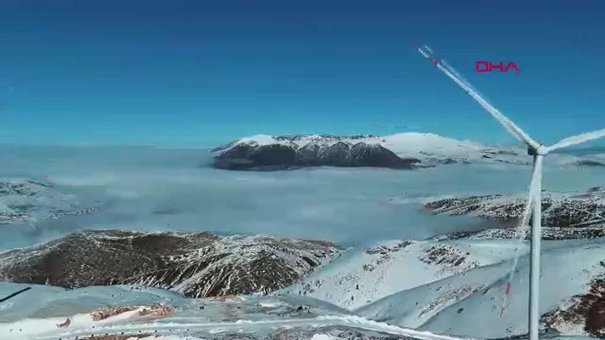 Bitlis\'te Yoğun Sis Görüş Mesafesini 10 Metreye Düşürdü