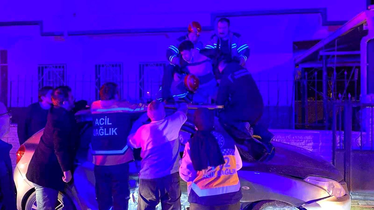İnegöl\'de Trafik Kazası: 3 Yaralı