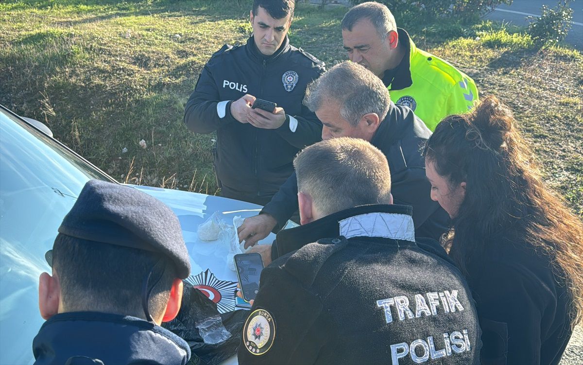 Bursa\'da Polis Peşinde Şüpheli Araç Kaza Yaptı