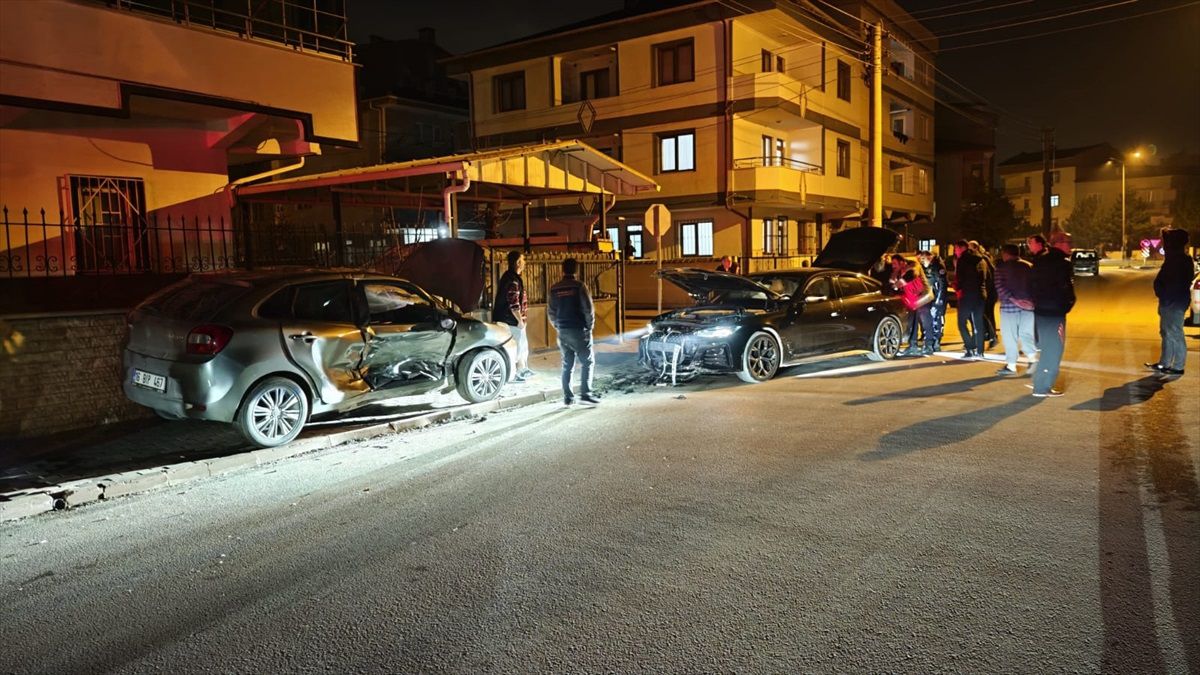 İnegöl\'de Trafik Kazası: 1 Ağır Yaralı
