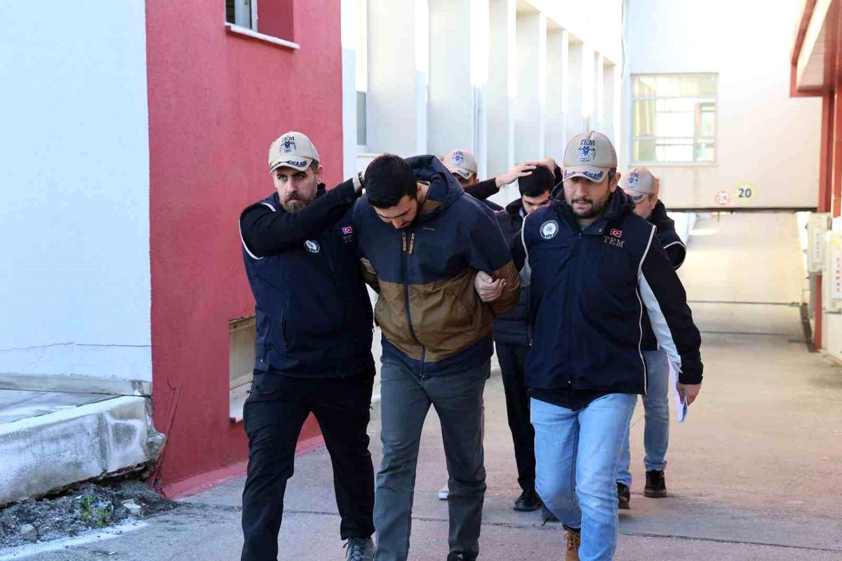 Adana\'da DEAŞ Operasyonu: 3 Şüpheli Yakalandı