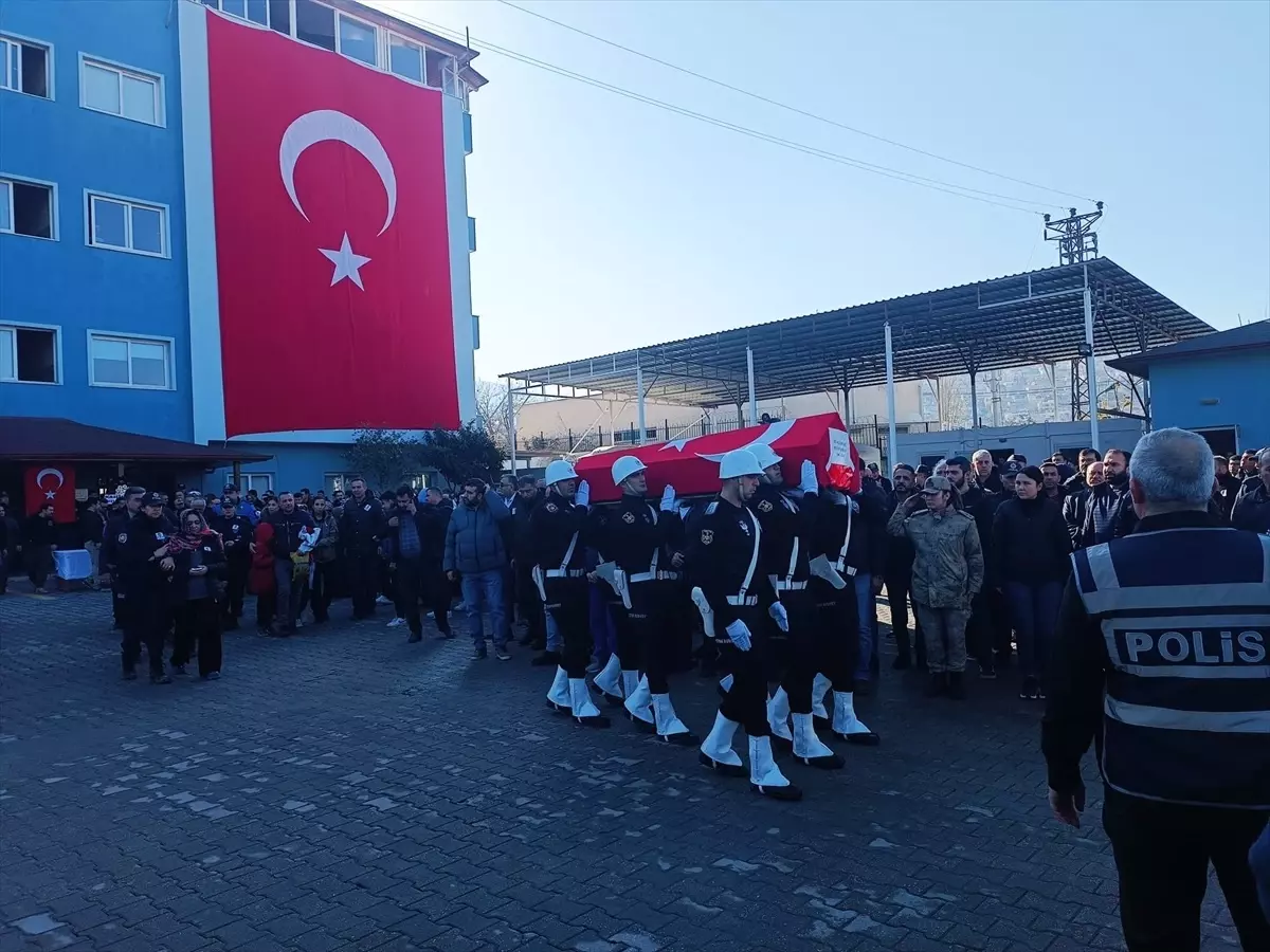 İskenderun\'da Kalp Krizi Geçiren Polis Memuru Hayatını Kaybetti