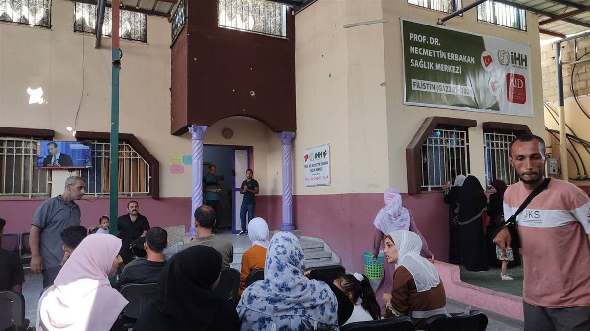 İHH, Gazze\'ye Kesintisiz Sağlık Yardımı Yapıyor