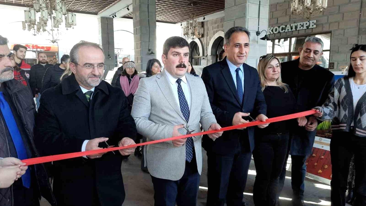 Kars\'ta 14. Uluslararası Tarım ve Orman Fotoğraf Sergisi