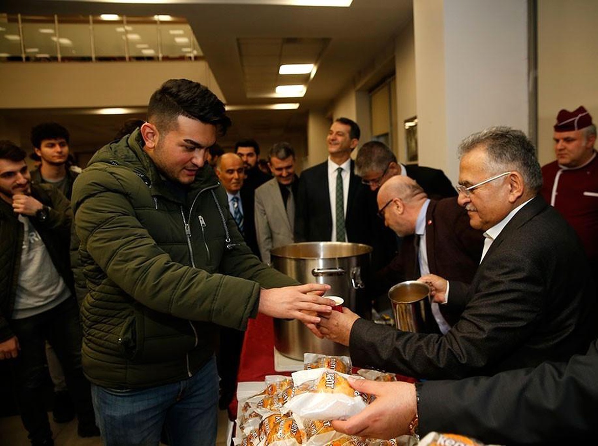 Kayseri Büyükşehir Belediyesi 2024 Yılında Sosyal Yardımlarıyla Dikkat Çekti