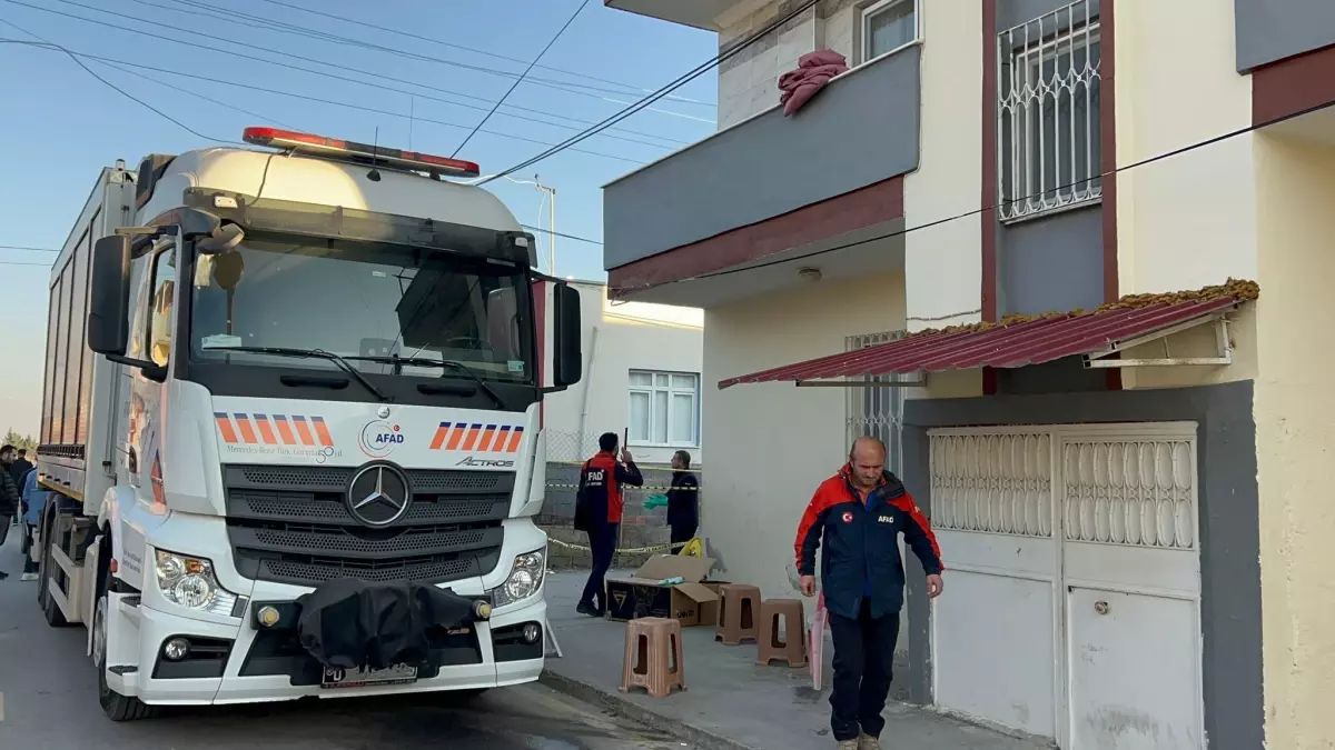 Mersin\'de Fare Zehrinden Zehirlenen Aileden İki Çocuk Hayatını Kaybetti