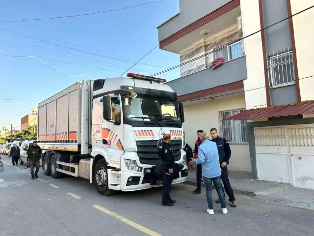 Mersin'de facia: 2 çocuğun hayatını kaybettiği eve ekipler özel kıyafetle girdi