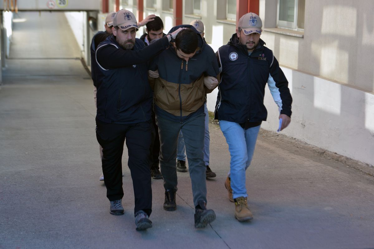 Savaş Mağdurlarına Yardım Bahane, DEAŞ\'a Para Aktardılar