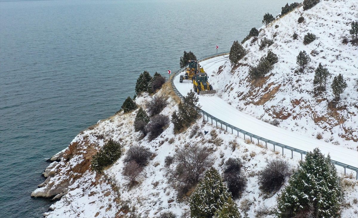 Van ve Bitlis\'te Kapanan Yollar