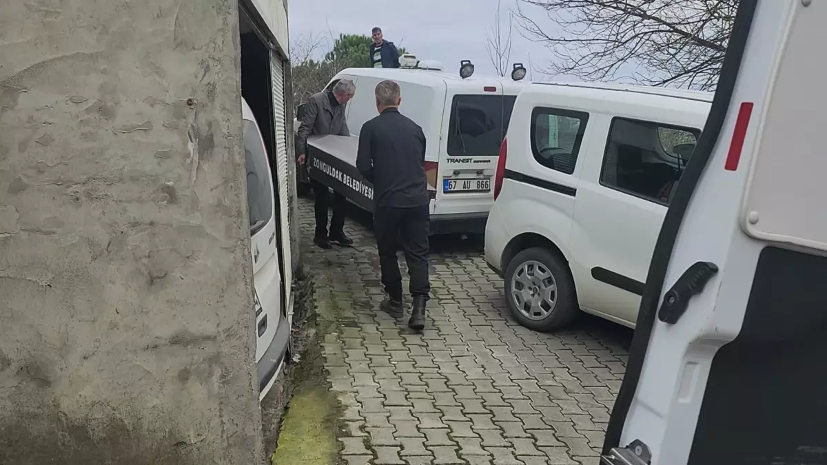 Zonguldak\'ta 2 çocuk annesi genç kadın evinde ölü bulundu