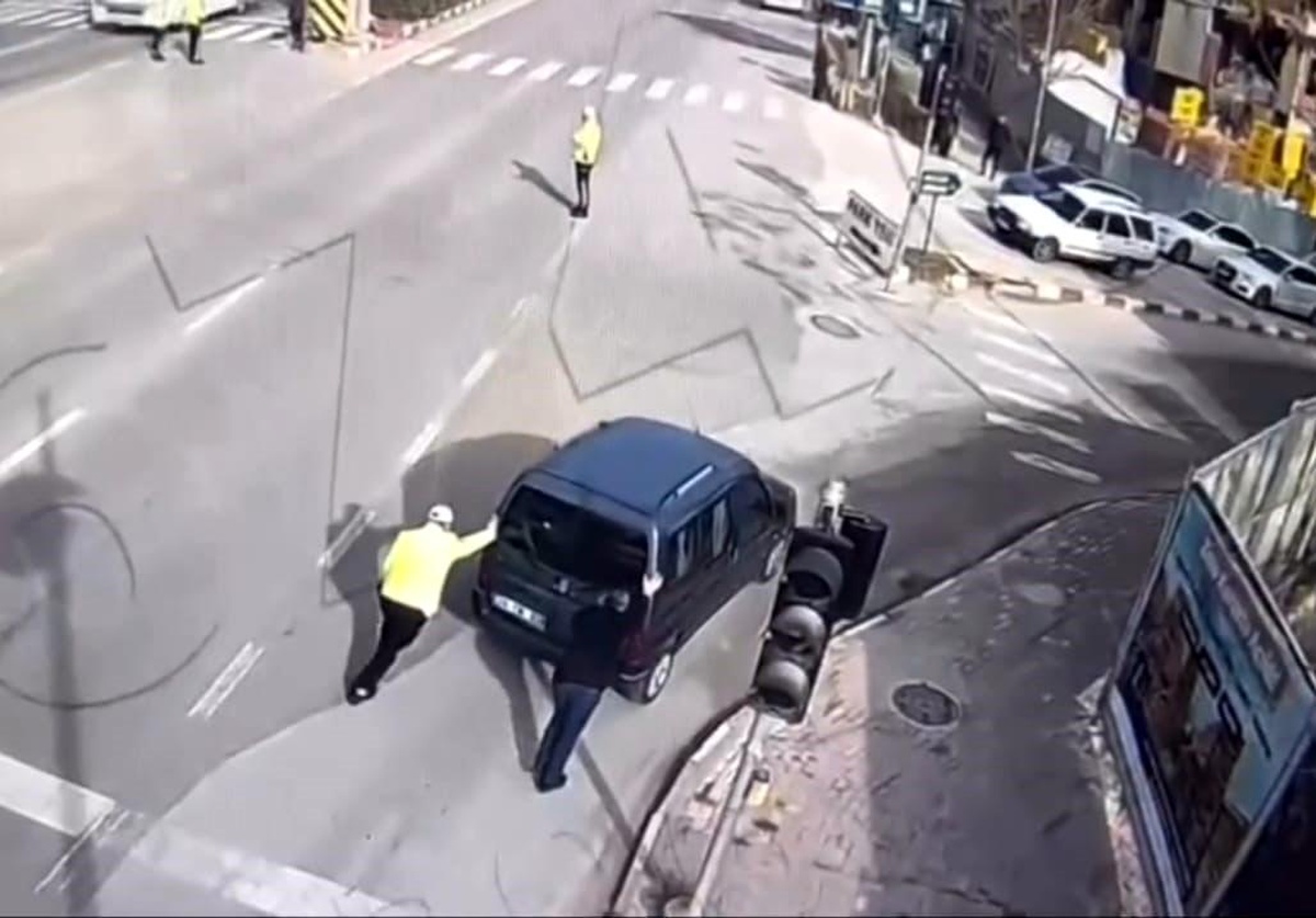 Bilecik\'te Trafik Polisi Yardımseverliği