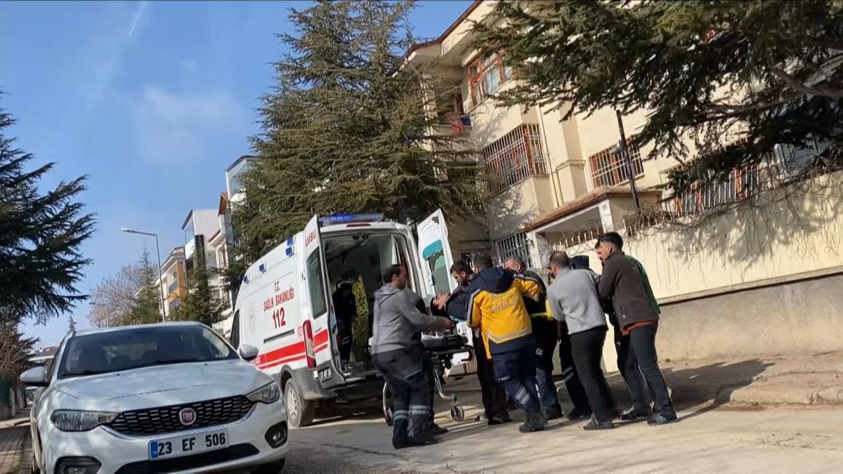 Elazığ\'da 19 Yaşındaki Genç Düşerek Ağır Yaralandı