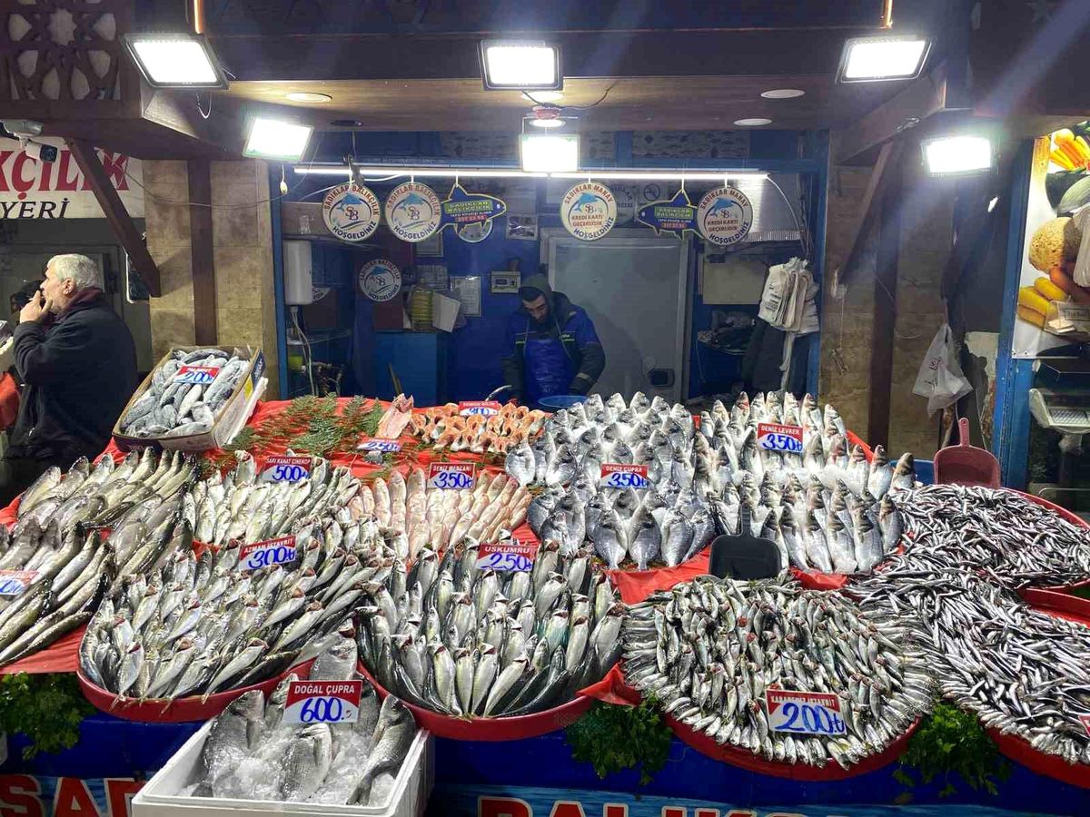 Elazığ Balık Tezgahlarına Yoğun İlgi