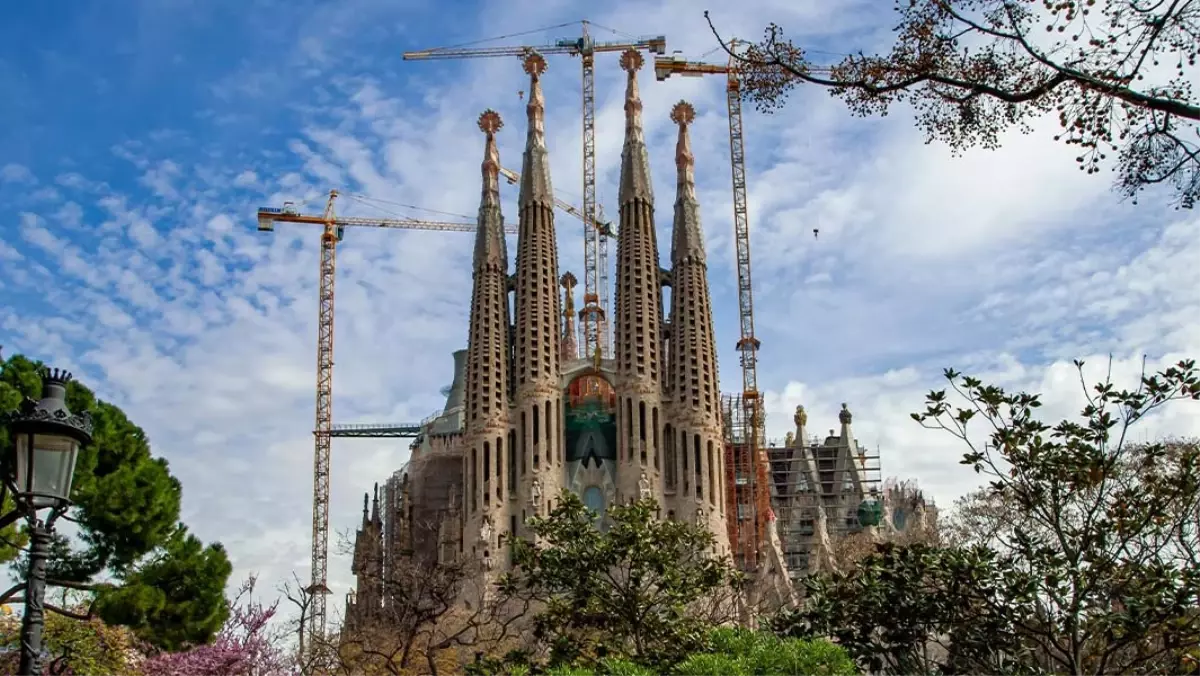 La Sagrada Familia\'nın İnşaatı 2026\'da Tamamlanacak